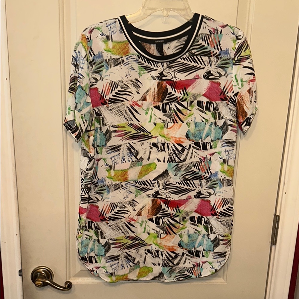 Forever 21 Black and White Abstract Print Tee